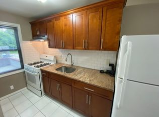 2338 38th St APT 1, Astoria, NY 11105