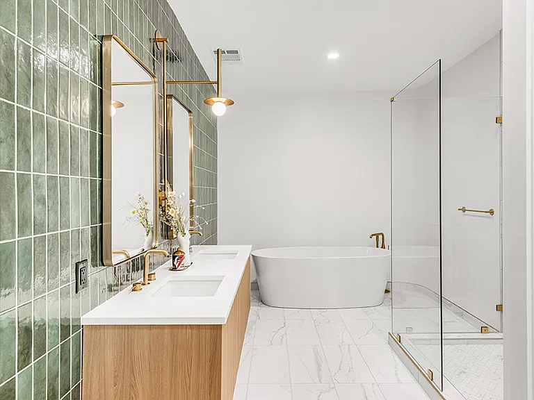 Massive primary bath with soaking tub and shower