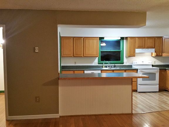 5th image of 703 Mountain Haven Dr