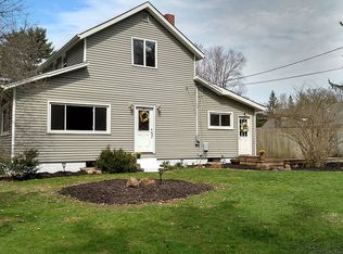 1094 Orchard Grove Dr, Geneva, OH 44041