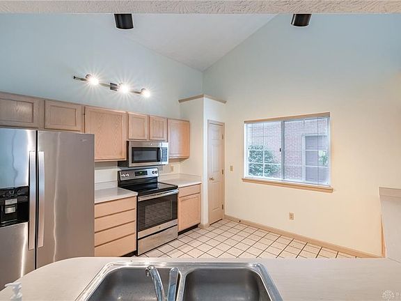 3rd image of 6990 Beckett Ct