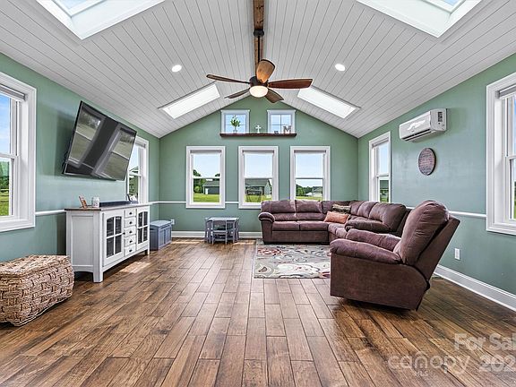 4th image of 3645 Kimber Ln