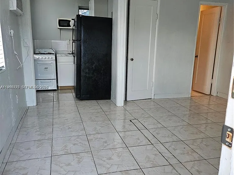 1437 NE 110th Ter #4 — Photo 1