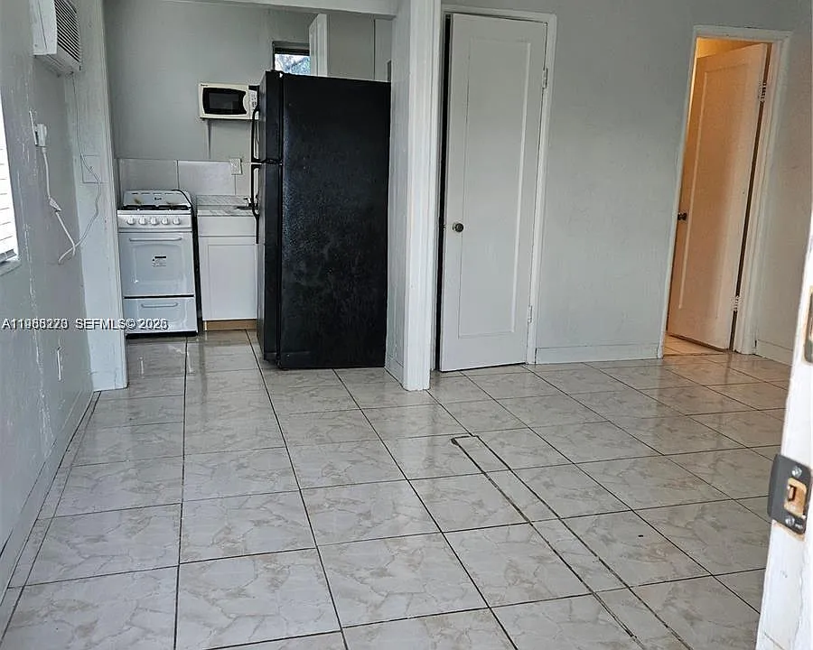 1437 NE 110th Ter #4