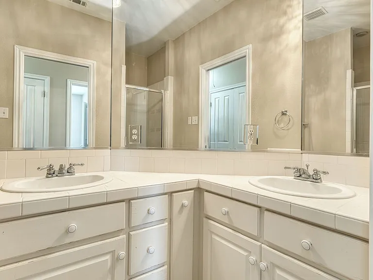 1629 Chesterwood Cv — Photo 13