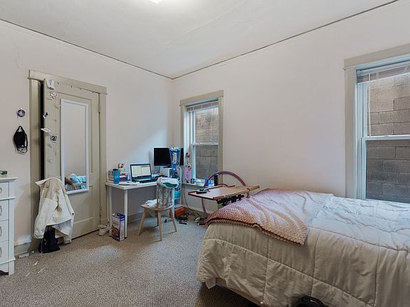 5th image of 2311 W Wisconsin Ave #1