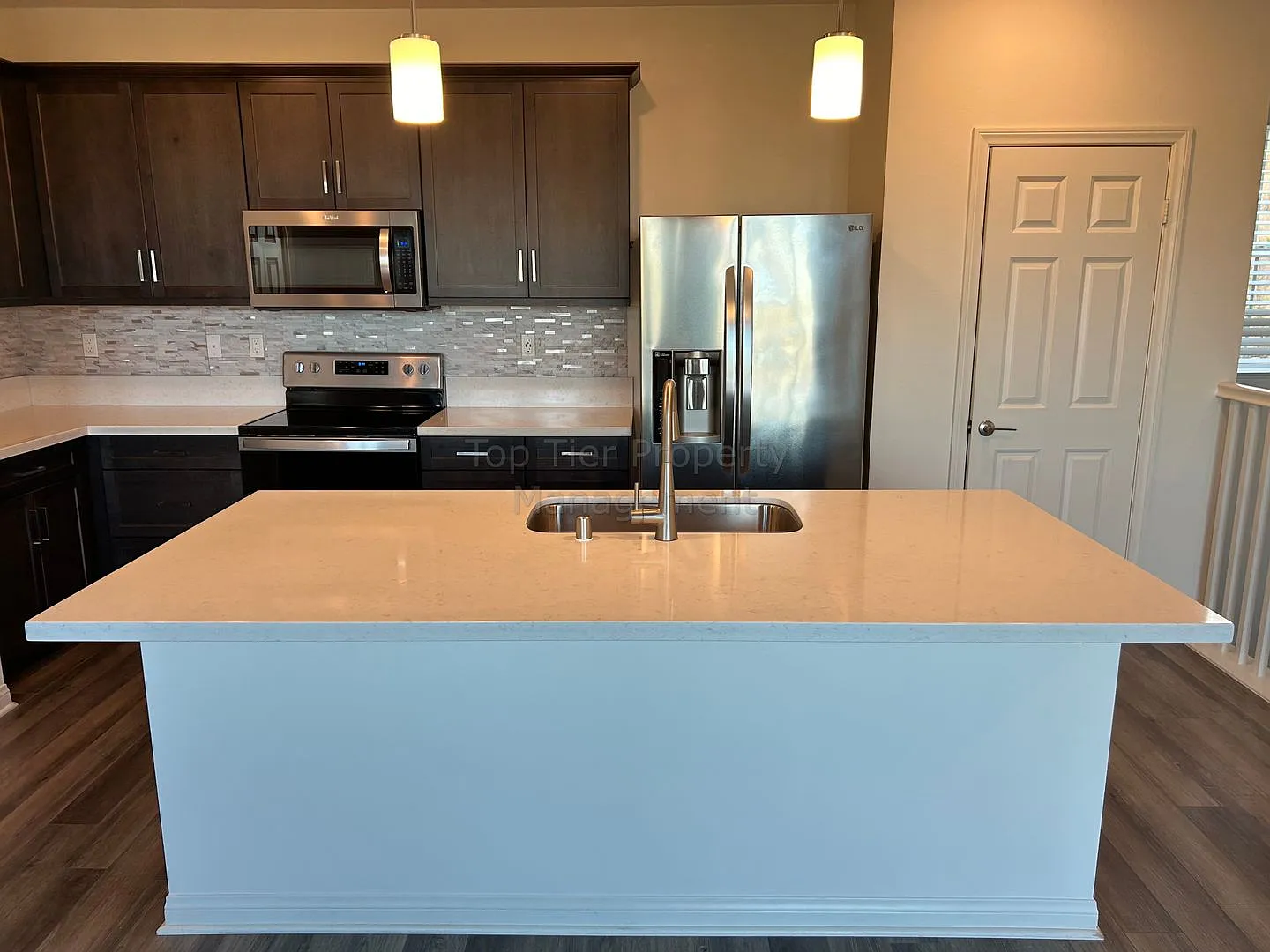 **Beautiful 2 bed / 2.5 bath Town Home in San Marcos - Available 08/21** — Photo 4