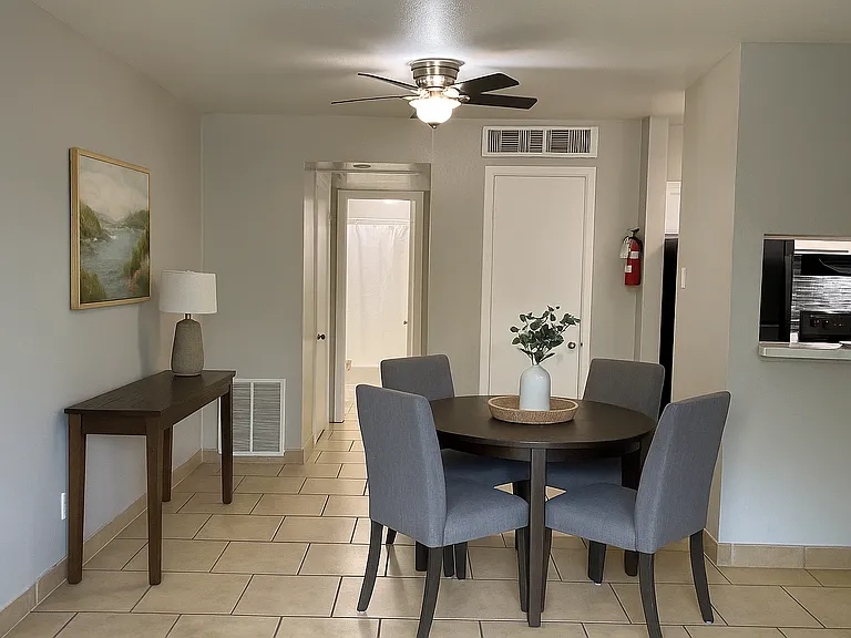 Encanto Apartments — Photo 18