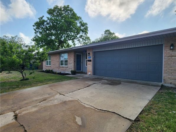 1723 Austin St, Portland, TX 78374
