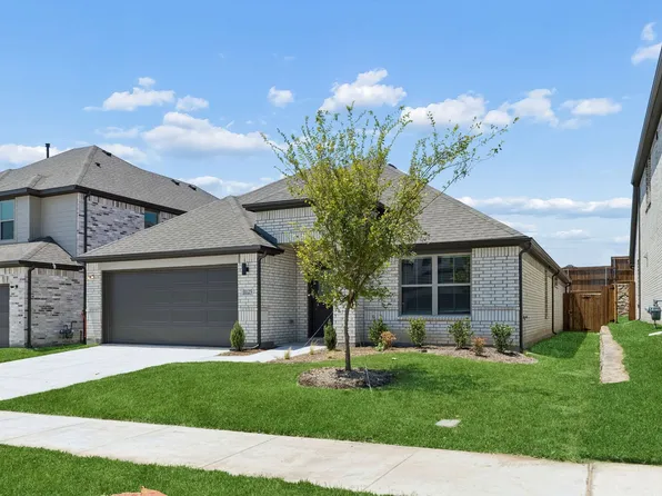 484 Hundred Acre Dr, Waxahachie, TX 75165