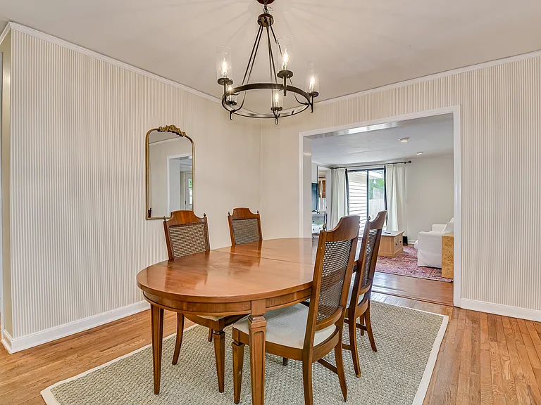 904 Highland Ave — Photo 10