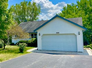 126 Valhalla Dr NE, Poplar Grove, IL 61065