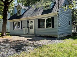 932 Country Place Dr, Tobyhanna, PA