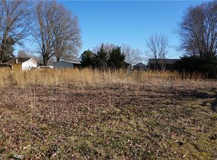 1 Holly St, Boonville, NC 27011