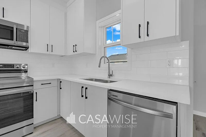 4 bed, 3.0 bath, 1743 sqft, $2,350 — Photo 2