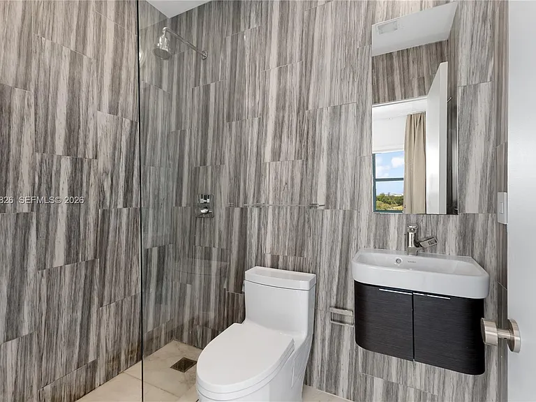 2421 Lake Pancoast Dr #7A — Photo 14