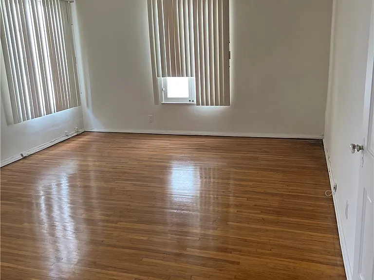 425 S Palm Dr — Photo 22