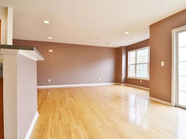 19 Marina Drive image 9 of 23