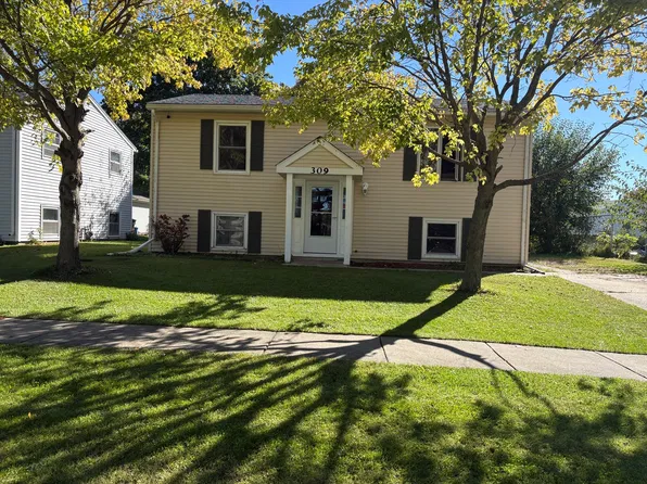 309 Southview Dr, Rochelle, IL 61068
