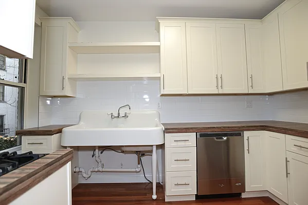 Rented by Space Real Estate | media 21