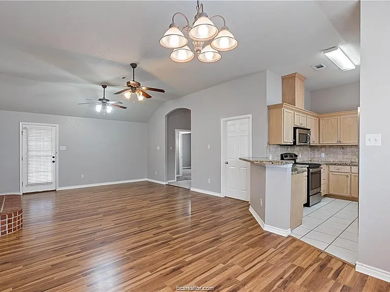 3806 Dresden Ln — Photo 3