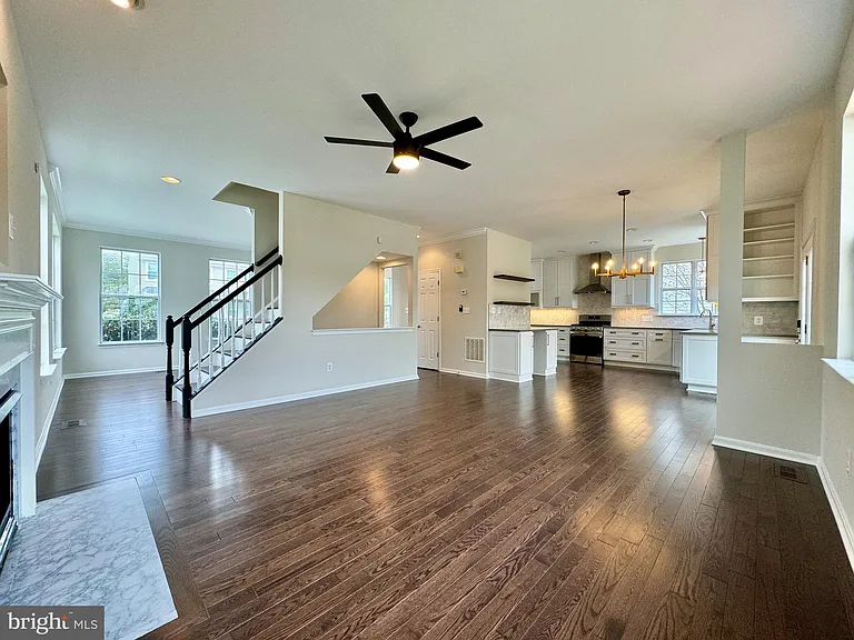 12434 Iona Sound Dr — Photo 9