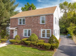 702 Allen St, Springfield, MA 01118