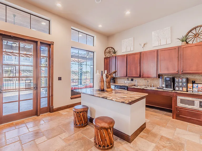 Hunter's Cove Apartments — Photo 18