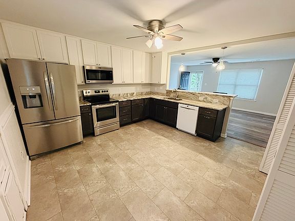 5th image of 2270 Grace St