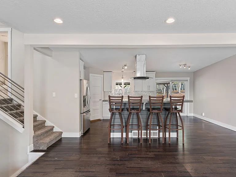3395 E Larchmont Dr — Photo 14