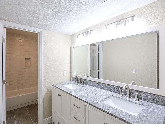 4th image of 2228 E Campbell Ave APT 127