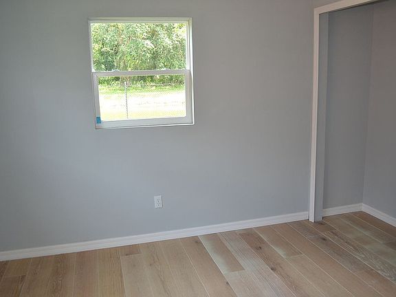 4th image of 2161 Dixie Ave