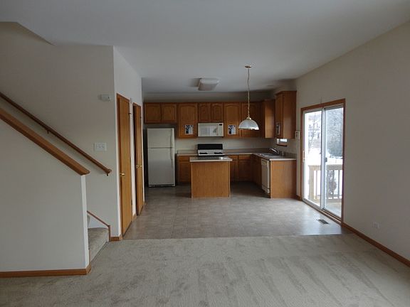 4th image of 129 Woodland Park Cir