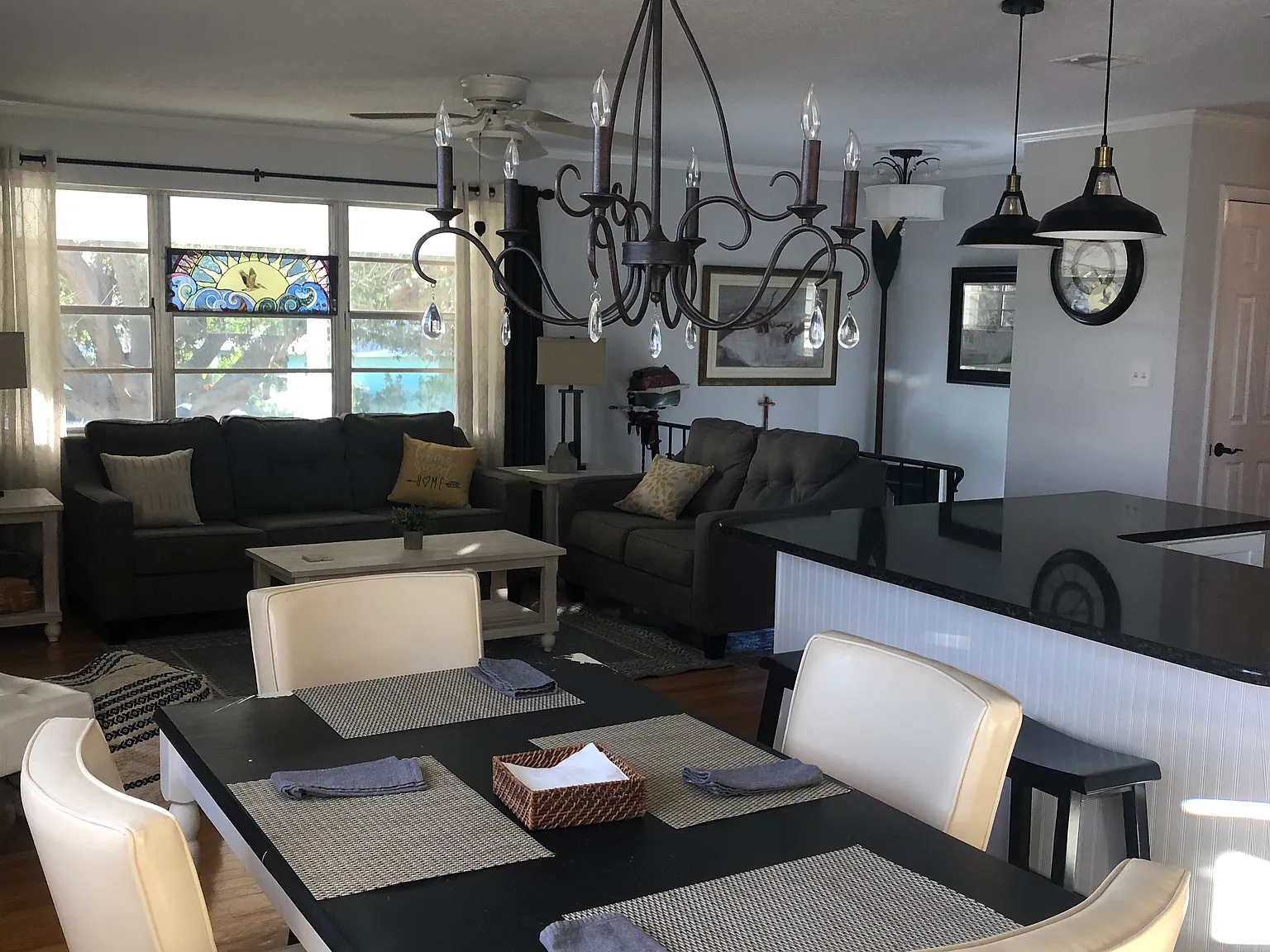 335 Yuma Dr — Photo 3