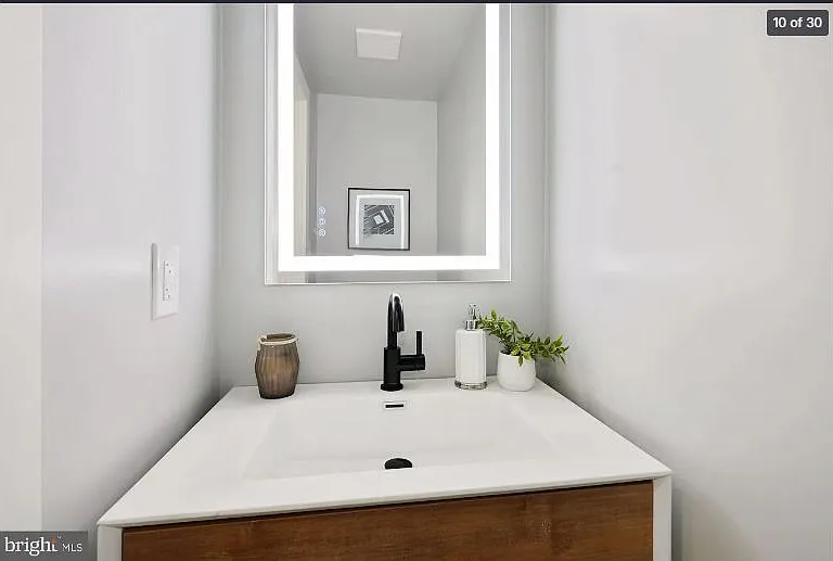 420 20th St NE — Photo 3