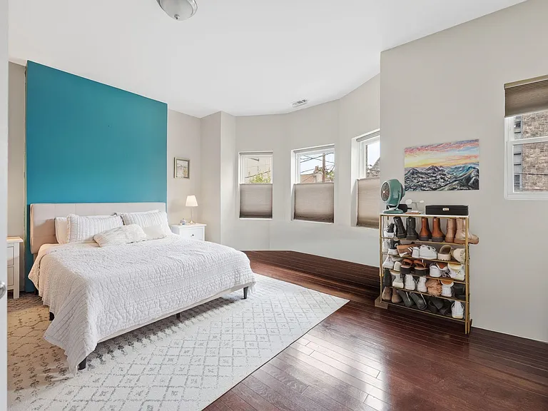935 Summit Ave #2 — Photo 8