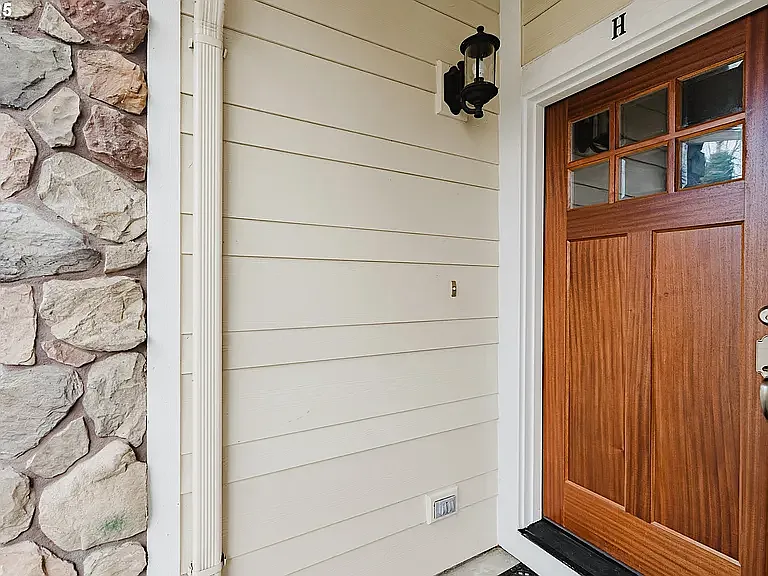 3 bed, 2.5 bath, 1420 sqft, $2,250 — Photo 2