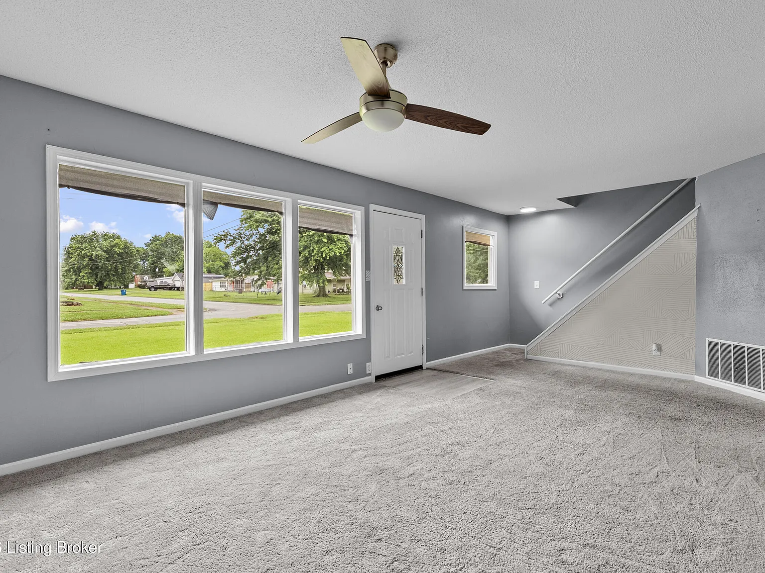 4 bed, 2.0 bath, 2150 sqft, $2,000 — Photo 4