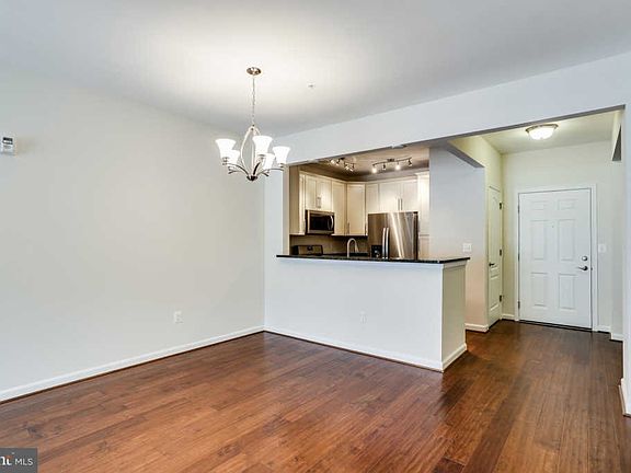 4th image of 605 Quicksilver Ct #401