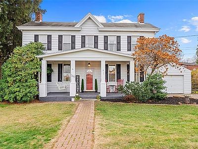 2nd image of 700 Frank St