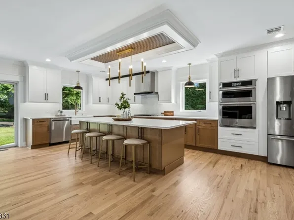 122 Stanmore Pl, Westfield Town, NJ 07090