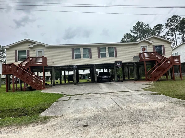 6110 W Jones St #6112, Bay Saint Louis, MS 39520