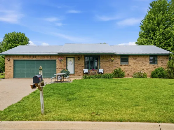 547 Hickory Ridge St, Peosta, IA 52068
