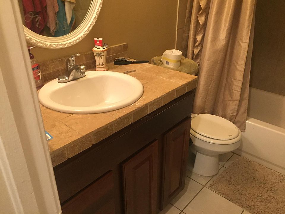 2nd image of 1309 W Bishop Dr
