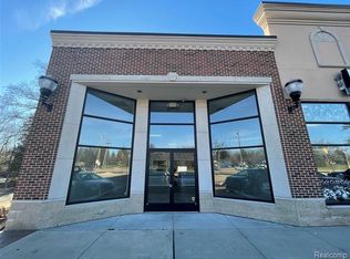 7275 Cooley Lake Rd #4, West Bloomfield, MI