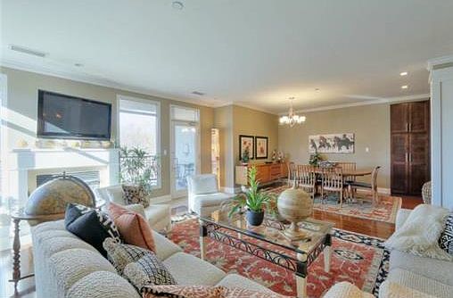 2nd image of 4528 Belleview Ave APT 103