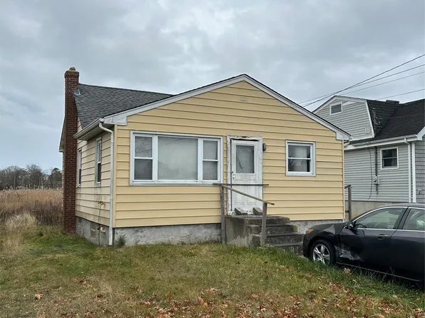 43 Abby Lane, Shirley, NY 11967