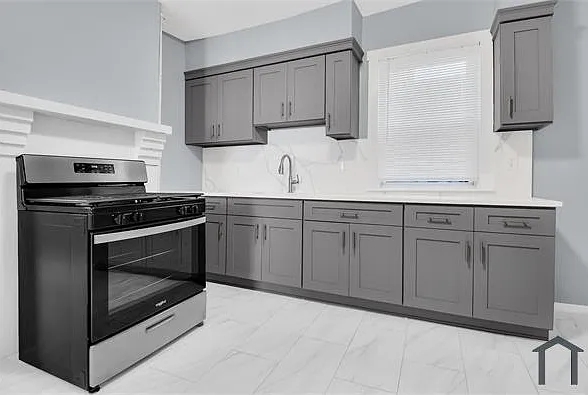 139 S 8th St #1 — Photo 12