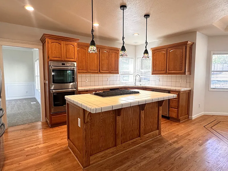 4216 Mepham Ct — Photo 9