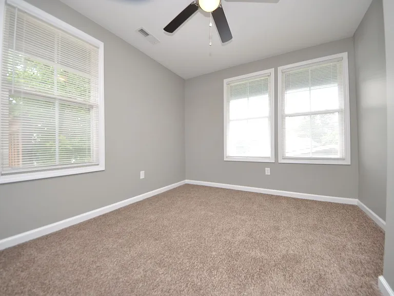 502 S Linn Ave — Photo 9
